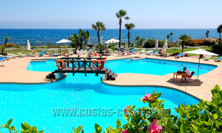 Appartement de luxe de 4 chambres dans un complexe de plage en première ligne, à distance de marche de Puerto Banus à Marbella 32849 