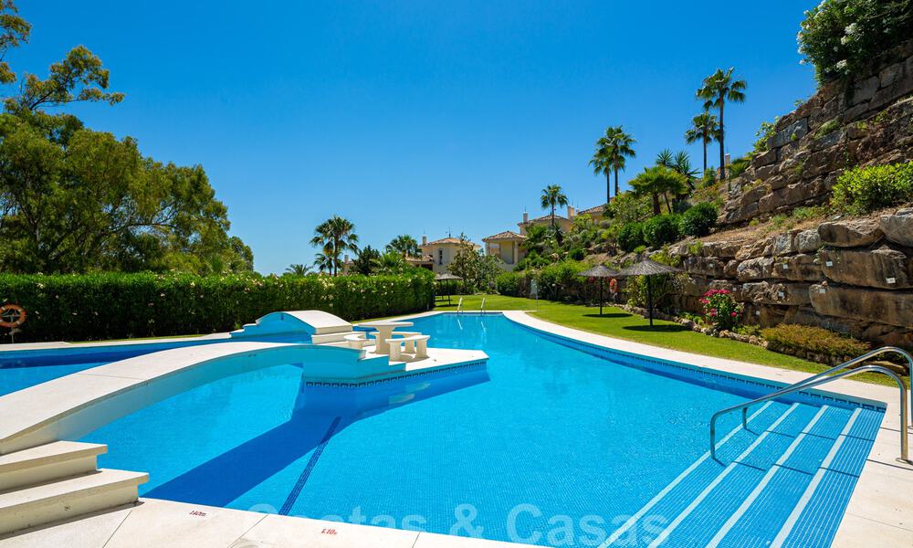 Superbe appartement de luxe contemporain rénové, orienté plein sud, à vendre à Nueva Andalucia, Marbella 32890