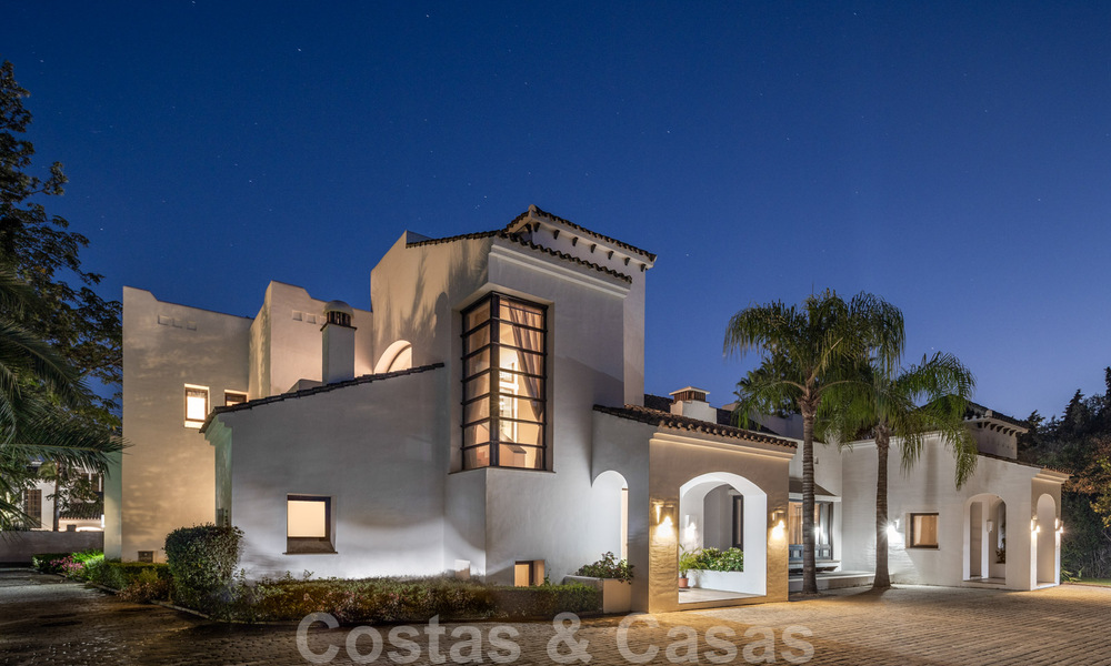 Villa de luxe à vendre de style espagnol à distance de marche de la plage, du terrain de golf et des commodités dans le prestigieux quartier de Guadalmina Baja à Marbella 32898