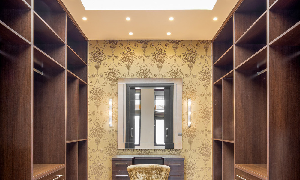 Villa de luxe à vendre de style espagnol à distance de marche de la plage, du terrain de golf et des commodités dans le prestigieux quartier de Guadalmina Baja à Marbella 32904