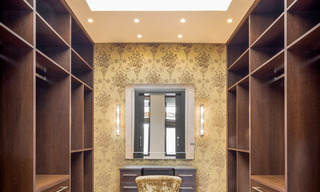 Villa de luxe à vendre de style espagnol à distance de marche de la plage, du terrain de golf et des commodités dans le prestigieux quartier de Guadalmina Baja à Marbella 32904 