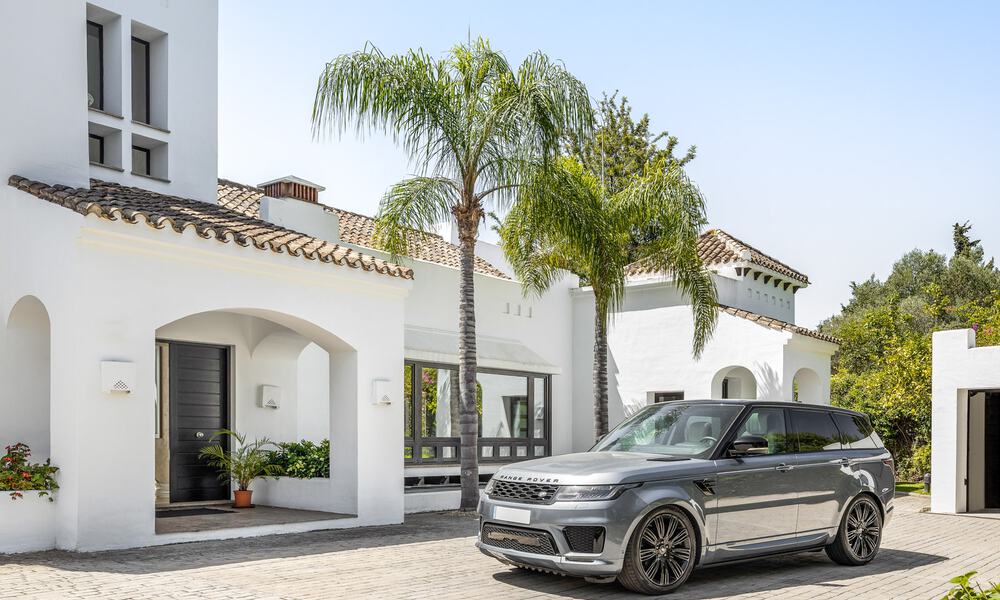 Villa de luxe à vendre de style espagnol à distance de marche de la plage, du terrain de golf et des commodités dans le prestigieux quartier de Guadalmina Baja à Marbella 32909