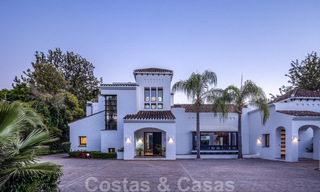 Villa de luxe à vendre de style espagnol à distance de marche de la plage, du terrain de golf et des commodités dans le prestigieux quartier de Guadalmina Baja à Marbella 32924 