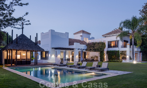 Villa de luxe à vendre de style espagnol à distance de marche de la plage, du terrain de golf et des commodités dans le prestigieux quartier de Guadalmina Baja à Marbella 32925