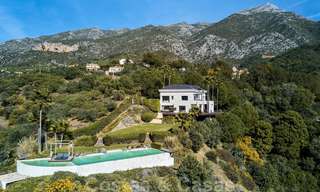 Villa contemporaine à vendre en pleine nature avec vue imprenable sur le lac, les montagnes et la mer près de Marbella 33125 