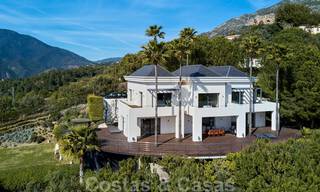 Villa contemporaine à vendre en pleine nature avec vue imprenable sur le lac, les montagnes et la mer près de Marbella 33126 