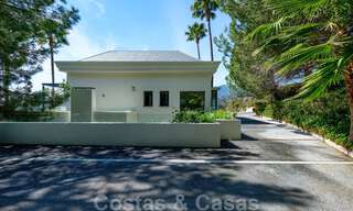 Villa contemporaine à vendre en pleine nature avec vue imprenable sur le lac, les montagnes et la mer près de Marbella 33127 