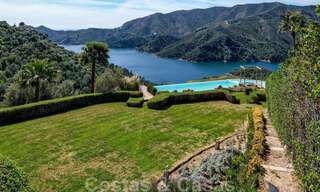 Villa contemporaine à vendre en pleine nature avec vue imprenable sur le lac, les montagnes et la mer près de Marbella 33132 