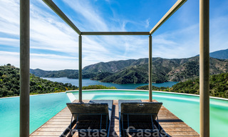 Villa contemporaine à vendre en pleine nature avec vue imprenable sur le lac, les montagnes et la mer près de Marbella 33136 
