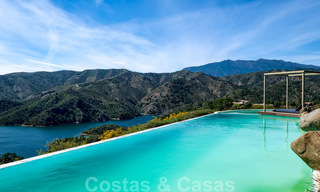 Villa contemporaine à vendre en pleine nature avec vue imprenable sur le lac, les montagnes et la mer près de Marbella 33139 