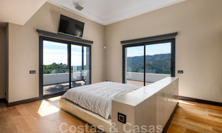 Villa contemporaine à vendre en pleine nature avec vue imprenable sur le lac, les montagnes et la mer près de Marbella 33154 