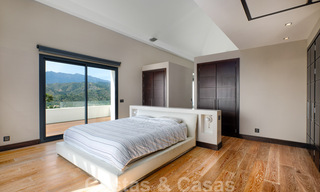 Villa contemporaine à vendre en pleine nature avec vue imprenable sur le lac, les montagnes et la mer près de Marbella 33155 