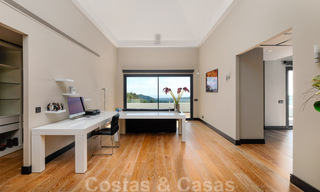 Villa contemporaine à vendre en pleine nature avec vue imprenable sur le lac, les montagnes et la mer près de Marbella 33160 