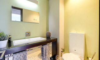 Villa contemporaine à vendre en pleine nature avec vue imprenable sur le lac, les montagnes et la mer près de Marbella 33168 