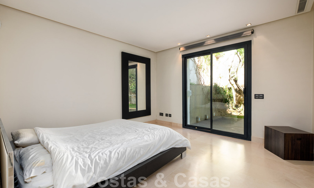 Villa contemporaine à vendre en pleine nature avec vue imprenable sur le lac, les montagnes et la mer près de Marbella 33169