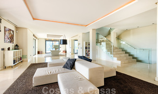 Villa contemporaine à vendre en pleine nature avec vue imprenable sur le lac, les montagnes et la mer près de Marbella 33173 