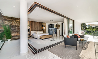 Toute nouvelle villa moderne prêt de la mer à vendre sur le Golden Mile, à distance de marche du centre de Marbella et de toutes les commodités 33189 