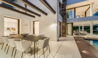 Toute nouvelle villa moderne prêt de la mer à vendre sur le Golden Mile, à distance de marche du centre de Marbella et de toutes les commodités 33193 