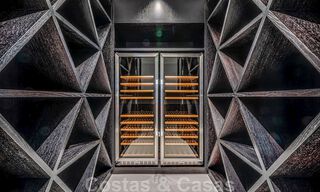 Toute nouvelle villa moderne prêt de la mer à vendre sur le Golden Mile, à distance de marche du centre de Marbella et de toutes les commodités 33197 