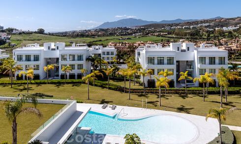 Prêt à emménager ! Penthouse moderne avec 3 chambres à coucher à vendre dans une station balnéaire de luxe à Marbella - Estepona 33392