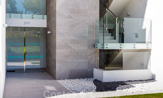Prêt à emménager ! Penthouse moderne avec 3 chambres à coucher à vendre dans une station balnéaire de luxe à Marbella - Estepona 33403 