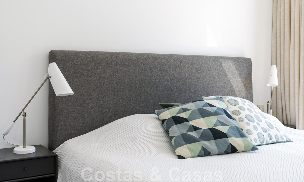 Prêt à emménager ! Penthouse moderne avec 3 chambres à coucher à vendre dans une station balnéaire de luxe à Marbella - Estepona 33409