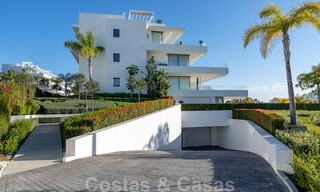 Prêt à emménager ! Penthouse moderne avec 3 chambres à coucher à vendre dans une station balnéaire de luxe à Marbella - Estepona 33428 