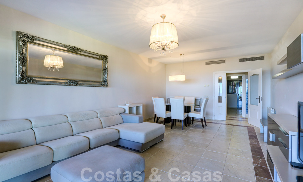 Appartement de luxe à vendre avec jardin privé et vue sur la mer dans un complexe de golf cinq étoiles de luxe à Benahavis - Marbella 33315