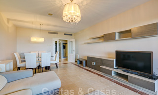 Appartement de luxe à vendre avec jardin privé et vue sur la mer dans un complexe de golf cinq étoiles de luxe à Benahavis - Marbella 33316 