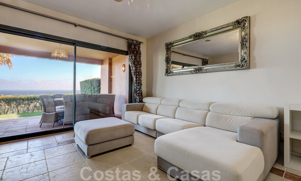 Appartement de luxe à vendre avec jardin privé et vue sur la mer dans un complexe de golf cinq étoiles de luxe à Benahavis - Marbella 33318