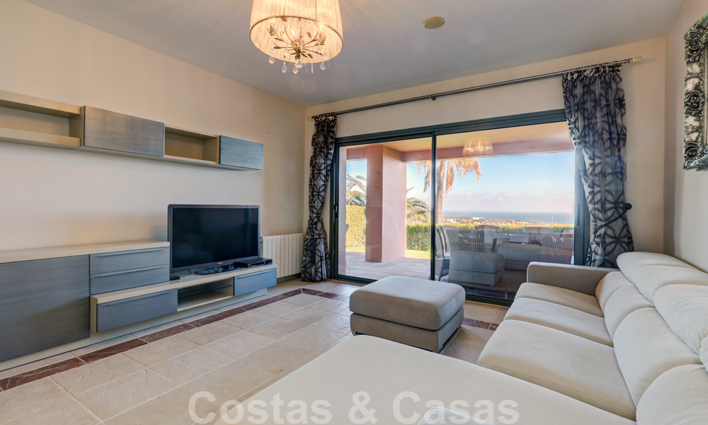 Appartement de luxe à vendre avec jardin privé et vue sur la mer dans un complexe de golf cinq étoiles de luxe à Benahavis - Marbella 33319