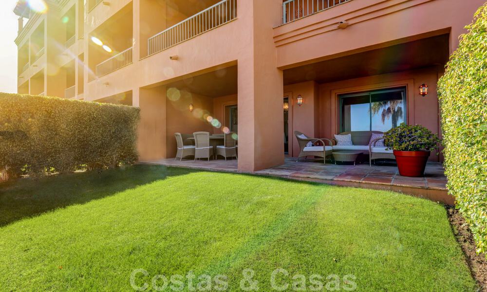 Appartement de luxe à vendre avec jardin privé et vue sur la mer dans un complexe de golf cinq étoiles de luxe à Benahavis - Marbella 33325