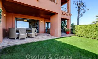 Appartement de luxe à vendre avec jardin privé et vue sur la mer dans un complexe de golf cinq étoiles de luxe à Benahavis - Marbella 33326 