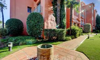 Appartement de luxe à vendre avec jardin privé et vue sur la mer dans un complexe de golf cinq étoiles de luxe à Benahavis - Marbella 33338 
