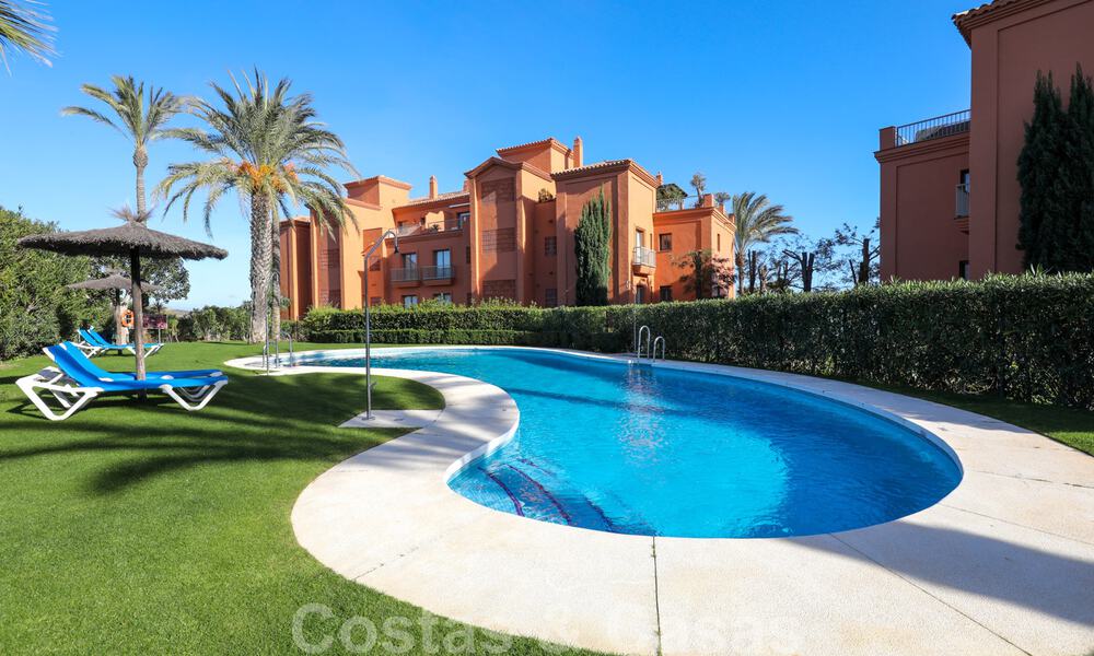 Appartement de luxe à vendre avec jardin privé et vue sur la mer dans un complexe de golf cinq étoiles de luxe à Benahavis - Marbella 33355