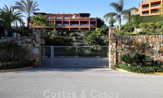 Appartement de luxe à vendre avec jardin privé et vue sur la mer dans un complexe de golf cinq étoiles de luxe à Benahavis - Marbella 33367 