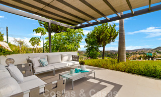 Villa de luxe moderne et exclusive, prête à emménager, à vendre à Benahavis - Marbella, avec vue imprenable sur le golf et la mer 33542 
