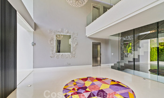 Villa de luxe moderne et exclusive, prête à emménager, à vendre à Benahavis - Marbella, avec vue imprenable sur le golf et la mer 33546 
