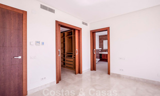 Prête à emménager, nouvelle villa de luxe moderne à vendre avec vue sur la mer à Marbella - Benahavis dans une résidence fermée 33581 