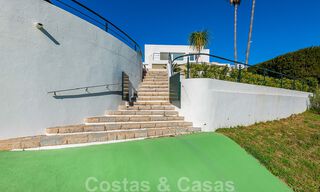 Villa moderne de luxe à vendre à Marbella - Benahavis avec vue panoramique sur le golf, prête à emménager 33484 