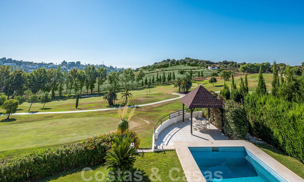 Villa moderne de luxe à vendre à Marbella - Benahavis avec vue panoramique sur le golf, prête à emménager 33487