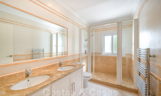 Villa moderne de luxe à vendre à Marbella - Benahavis avec vue panoramique sur le golf, prête à emménager 33499 