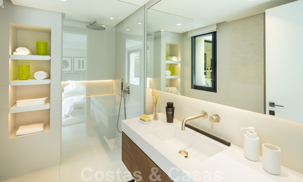 Villa de conception moderne prête à emménager à vendre à Nueva Andalucia - Marbella, proche des commodités 33999