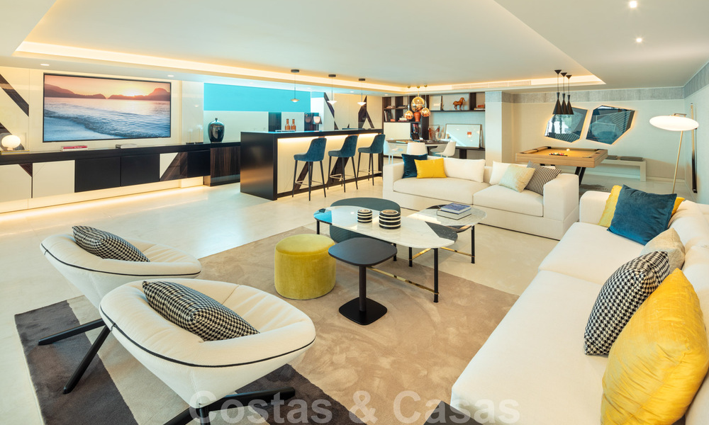 Villa de conception moderne prête à emménager à vendre à Nueva Andalucia - Marbella, proche des commodités 34000