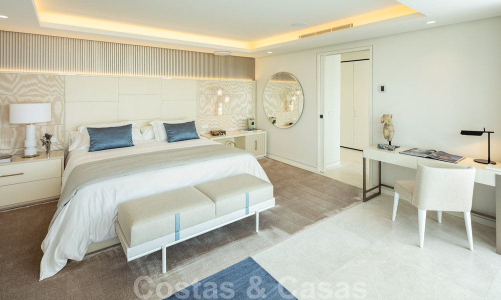 Villa de conception moderne prête à emménager à vendre à Nueva Andalucia - Marbella, proche des commodités 34005