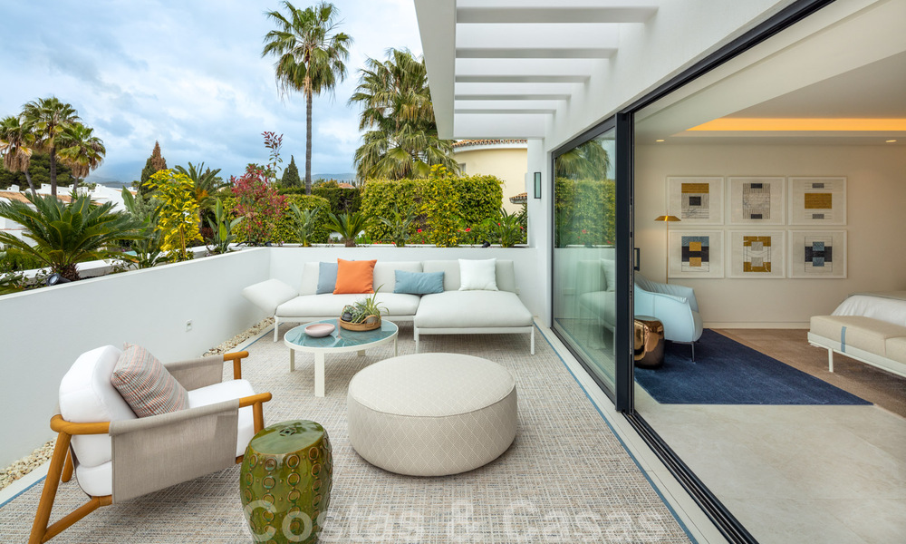 Villa de conception moderne prête à emménager à vendre à Nueva Andalucia - Marbella, proche des commodités 34006
