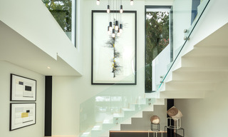 Villa de conception moderne prête à emménager à vendre à Nueva Andalucia - Marbella, proche des commodités 34008 