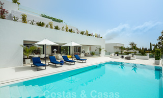 Villa de conception moderne prête à emménager à vendre à Nueva Andalucia - Marbella, proche des commodités 34019 
