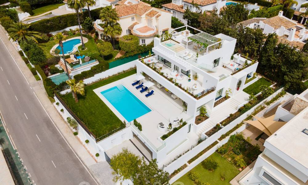 Villa de conception moderne prête à emménager à vendre à Nueva Andalucia - Marbella, proche des commodités 34020