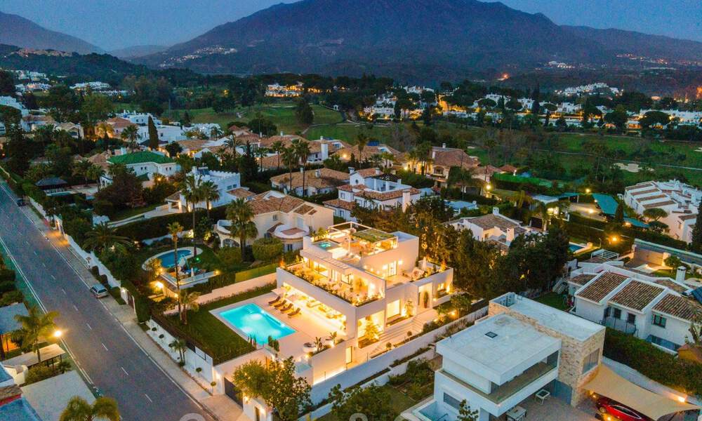 Villa de conception moderne prête à emménager à vendre à Nueva Andalucia - Marbella, proche des commodités 34023
